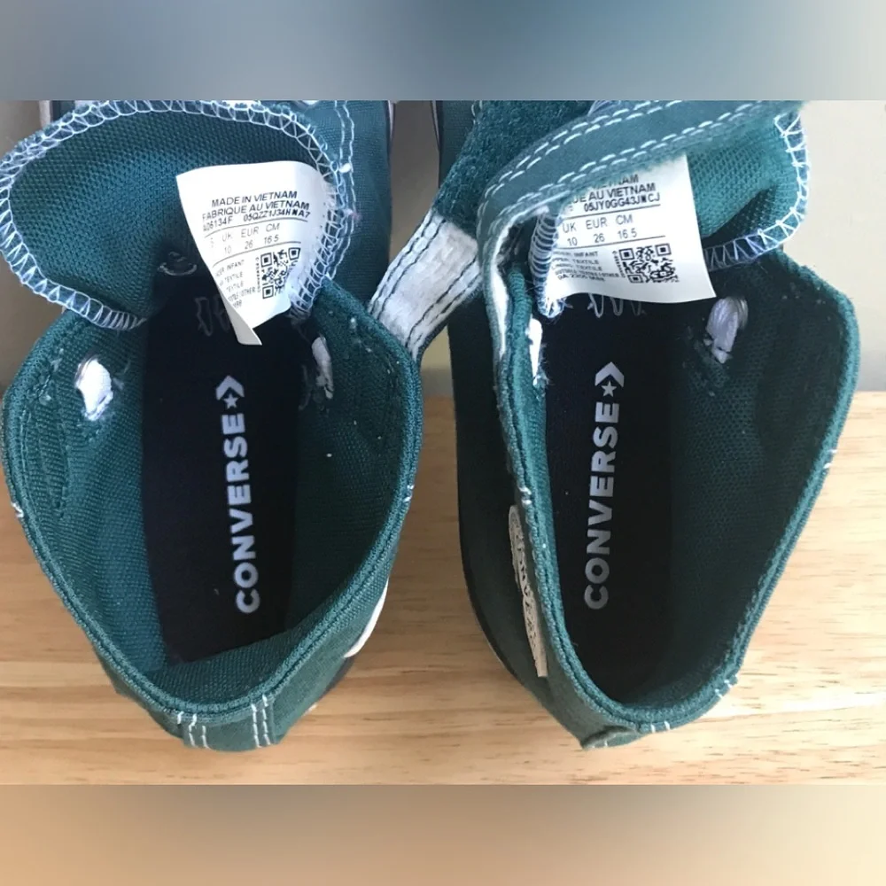 Converse All-Star Chuck Taylor High-Tops Green Size: US Toddler 10 EUR 26